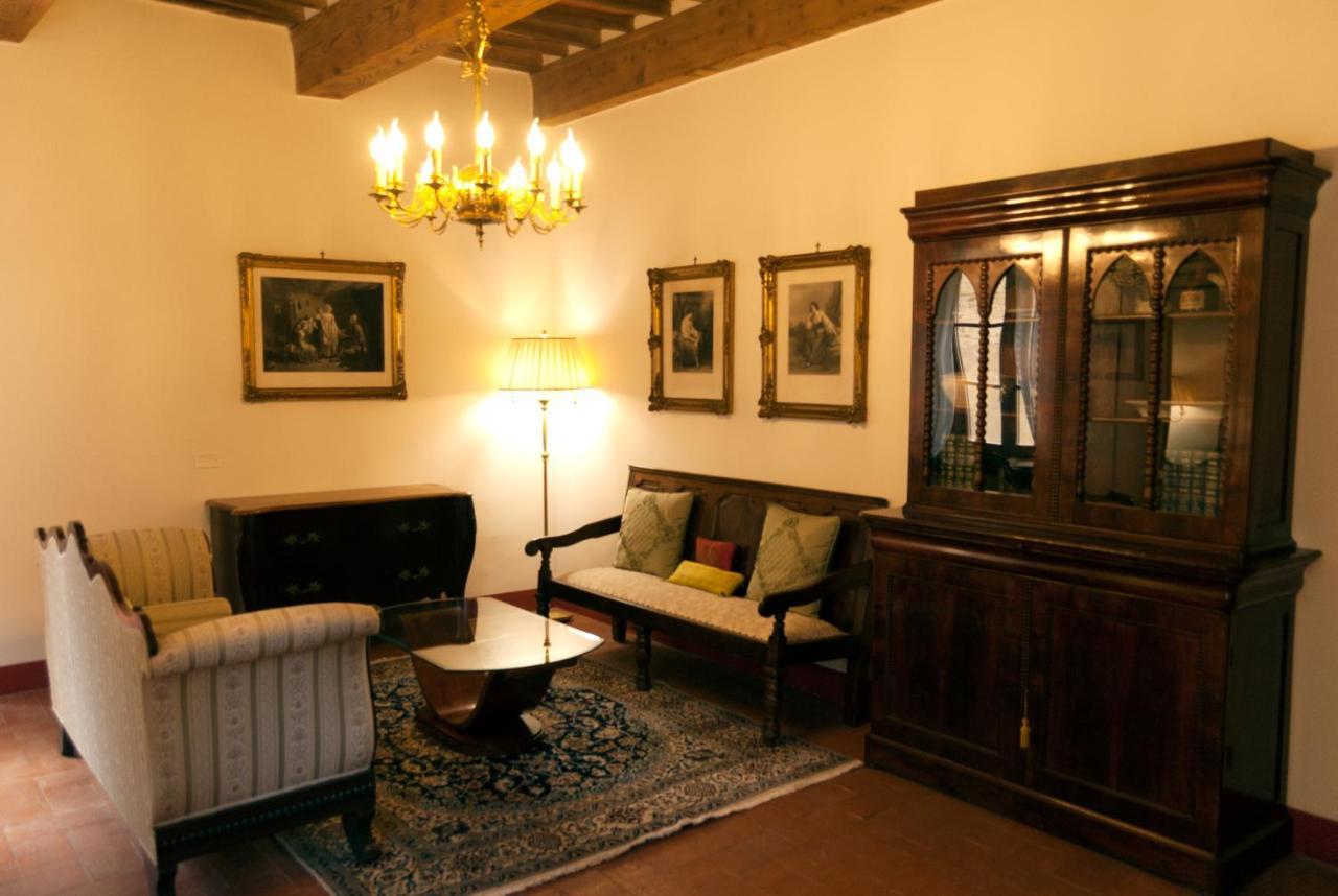 לינה וארוחת בוקר סן ג'ימיניאנו Palazzo Benucci מראה חיצוני תמונה