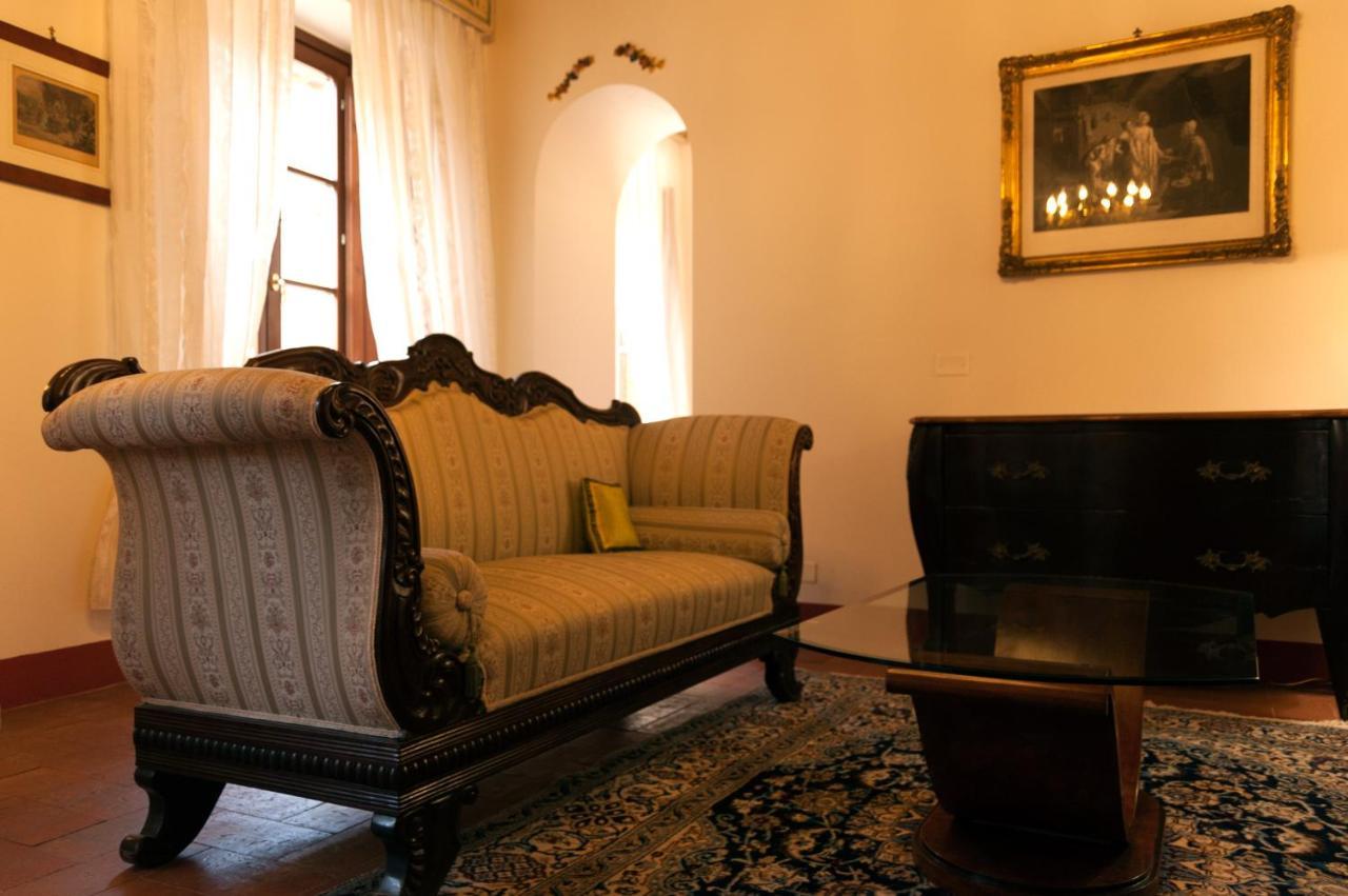 לינה וארוחת בוקר סן ג'ימיניאנו Palazzo Benucci מראה חיצוני תמונה