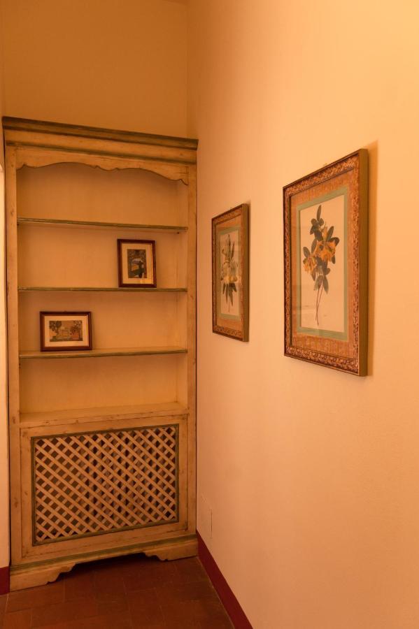 לינה וארוחת בוקר סן ג'ימיניאנו Palazzo Benucci מראה חיצוני תמונה
