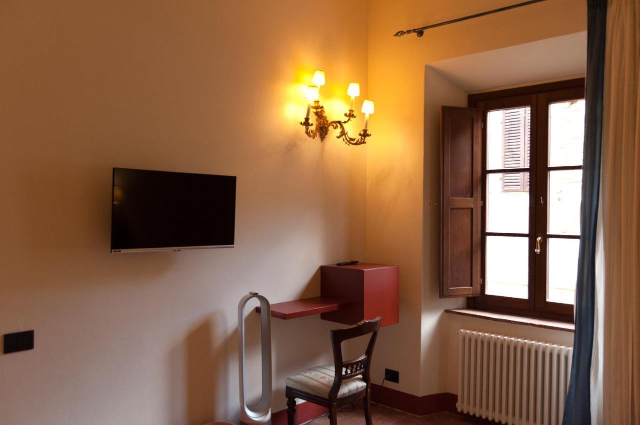 לינה וארוחת בוקר סן ג'ימיניאנו Palazzo Benucci מראה חיצוני תמונה