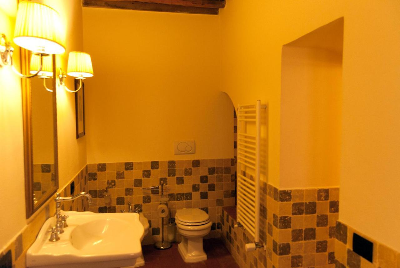 לינה וארוחת בוקר סן ג'ימיניאנו Palazzo Benucci מראה חיצוני תמונה